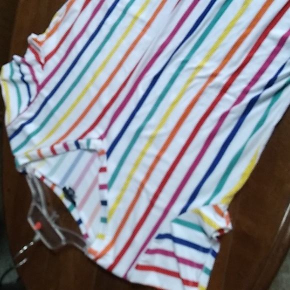 2 Rouge Collection bright tops - Picture 9 of 13